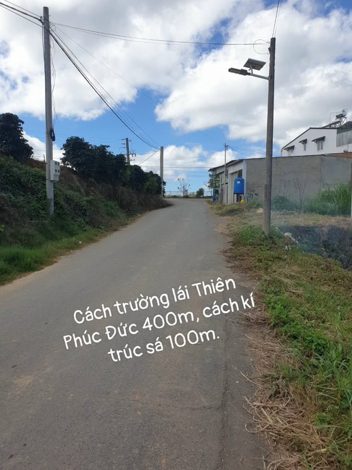 Đất mặt tiền đường Nguyễn Hoàng, phường Lang Biang 150m² giá 1.7 tỷ - Cơ hội đầu tư hấp dẫn!