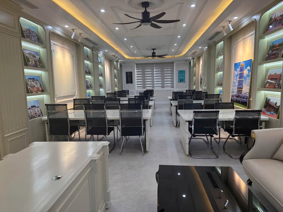 Nhà cho thuê 7 tầng Khúc Hạo, Sơn Trà 100m² - Full nội thất, sẵn thang máy!