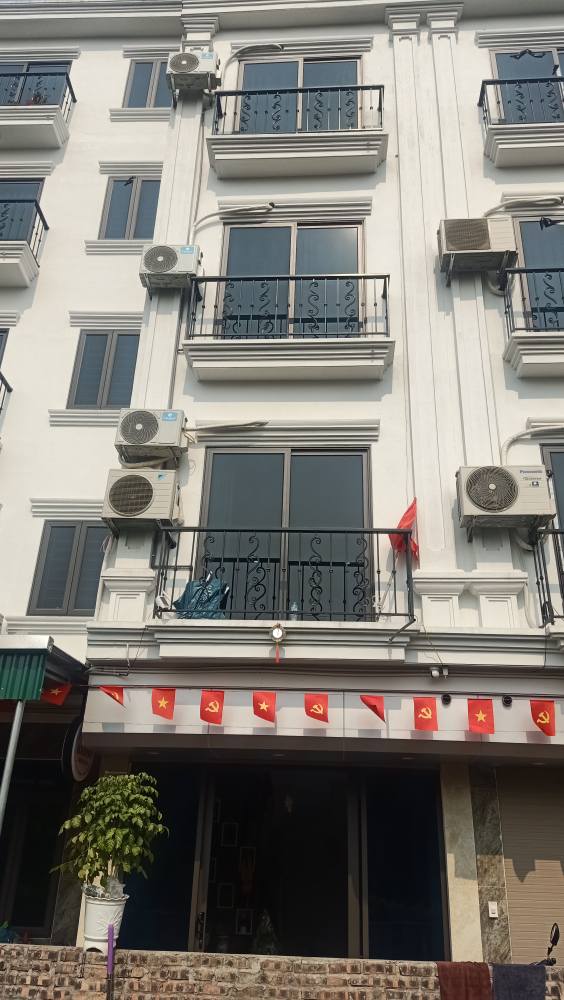 Nhà phố Hoàng Liên, Liên Mạc 30m² giá 6.2 tỷ - Ô tô đỗ cửa, tiện ích đầy đủ!