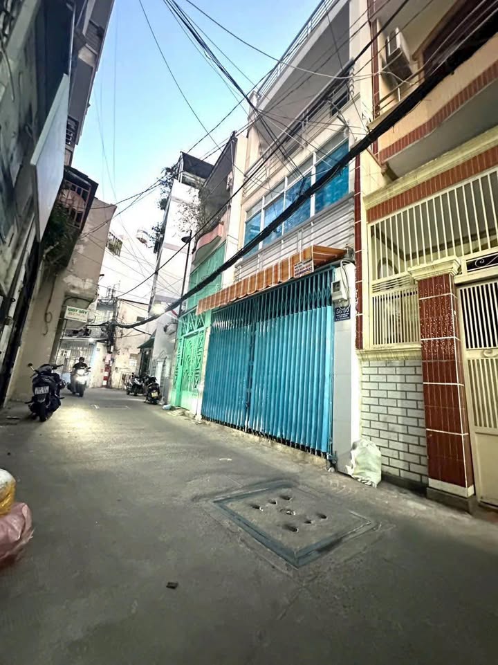 Nhà Hẻm Xe Hơi 4 Tầng Đường Quảng Đức Phú Nhuận 28m² giá 5 tỷ - Sổ Hồng Chính Chủ