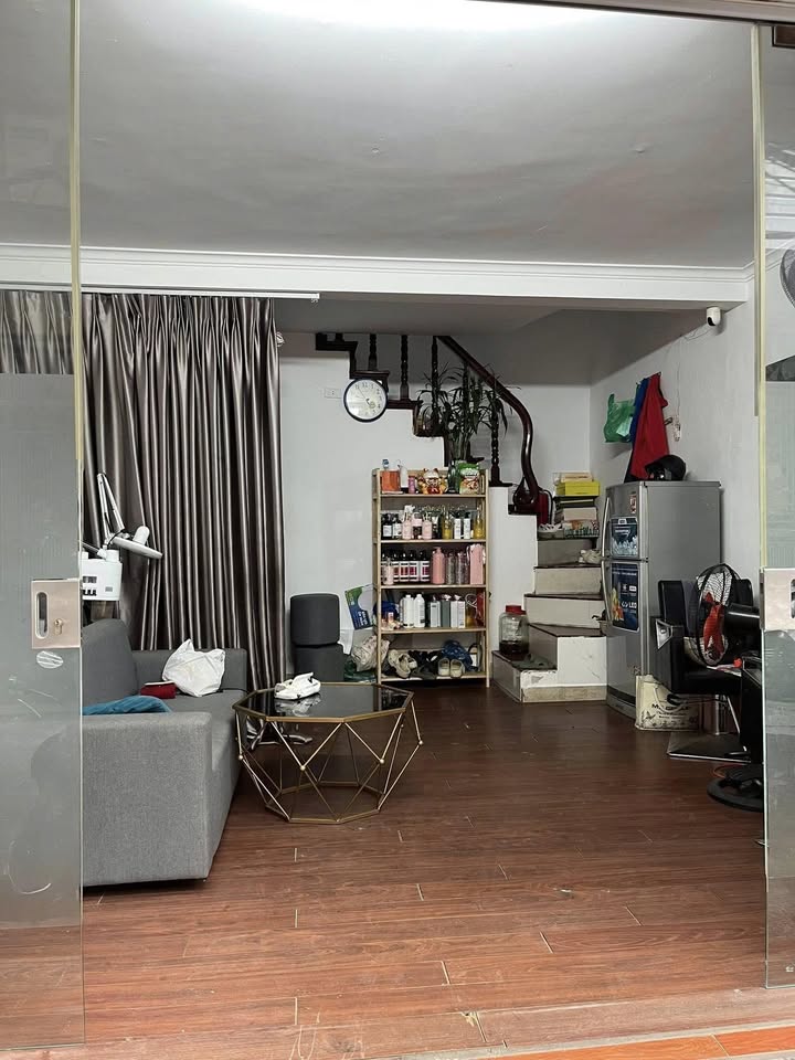 Cho thuê nhà phố Bạch Mai 30m² giá 9 triệu - Nội thất đầy đủ, vào ở ngay!