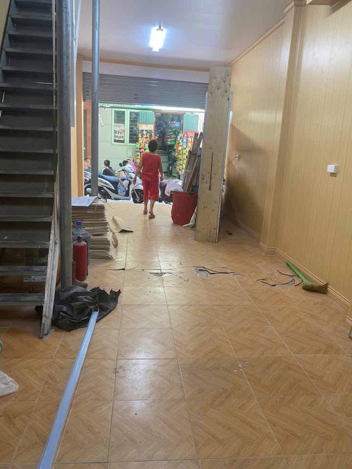 Cho thuê cửa hàng ngõ 23 Xuân Thủy, Cầu Giấy 160m² - Mặt tiền 3.5m, Phù hợp kinh doanh đồ ăn nhẹ