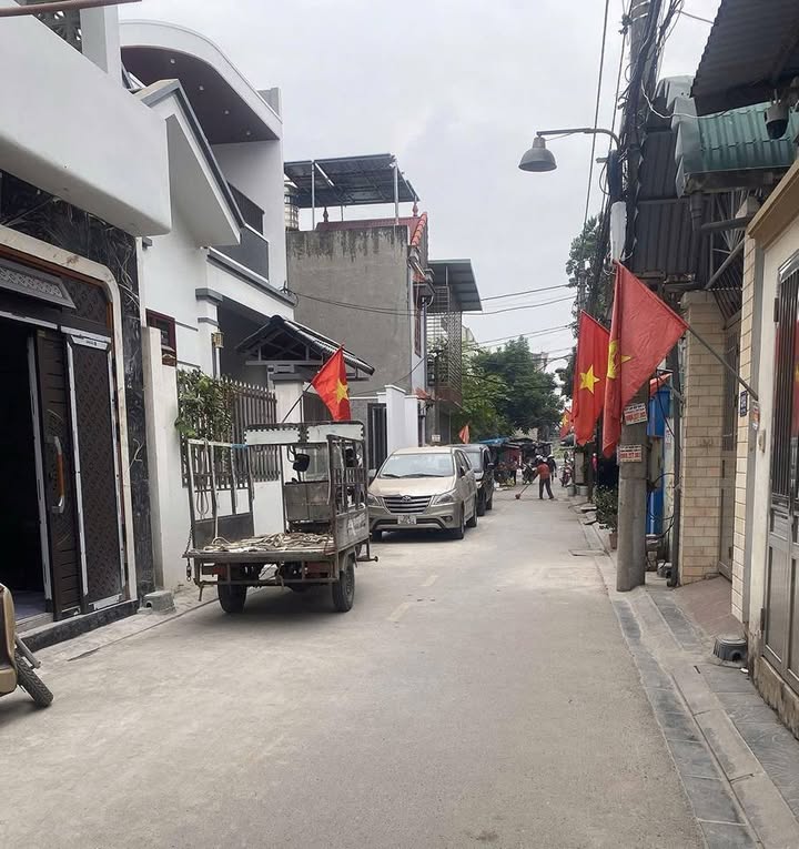 Nhà 2 tầng trục kinh doanh Z153 thị trấn Đông Anh 66,6m² - Sẵn sàng ở ngay!