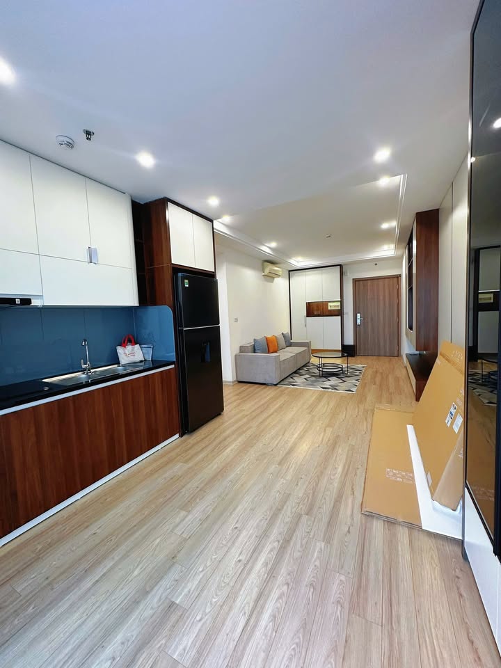Căn hộ Golden Land 131m² giá 20 triệu - Full nội thất, vào ở ngay!