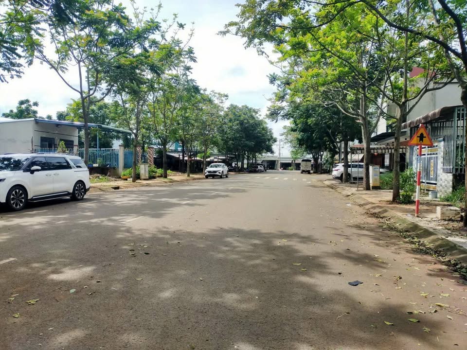 Đất nền liền kề đường Trần Văn Trà, Phước Bình, 240m² - Vị trí đắc địa cho kinh doanh