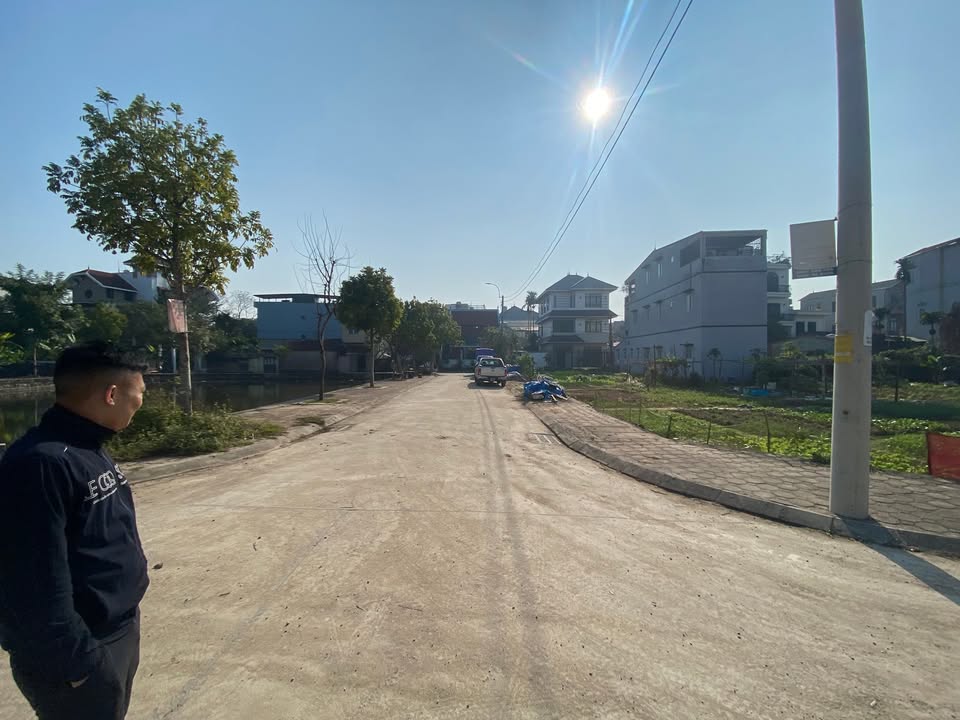 Đất nền Yên Sơn Quốc Oai 107m² giá 6.8 tỷ - Lô góc view hồ đẹp tuyệt vời!