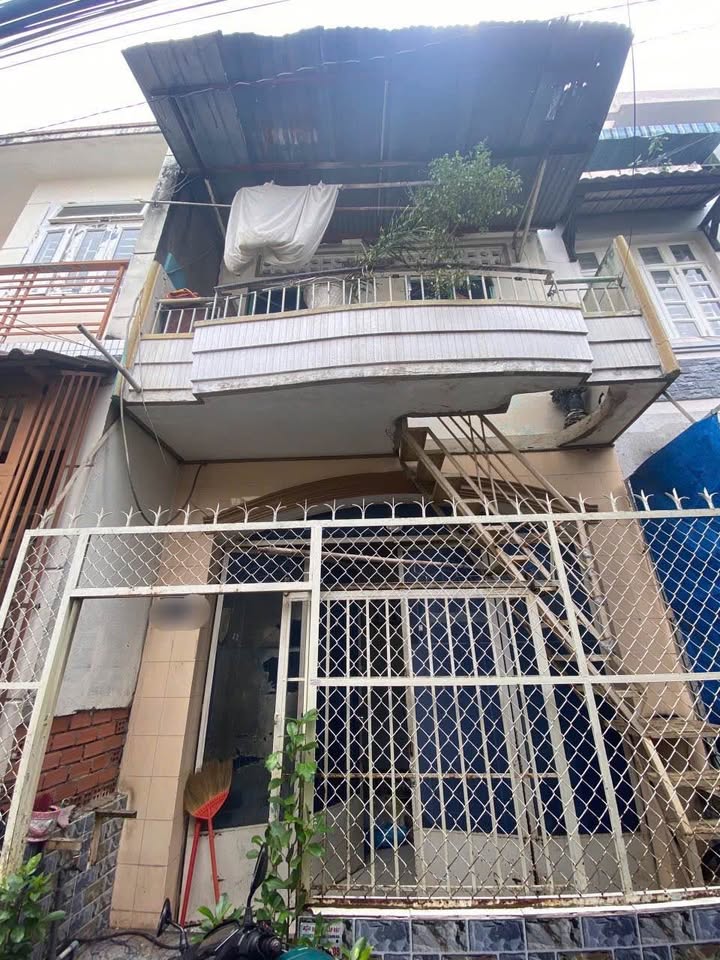 Nhà phố hẻm ba gác Âu Dương Lân, Quận 8, 40m² giá 4.98 tỷ - An ninh và tiện lợi!