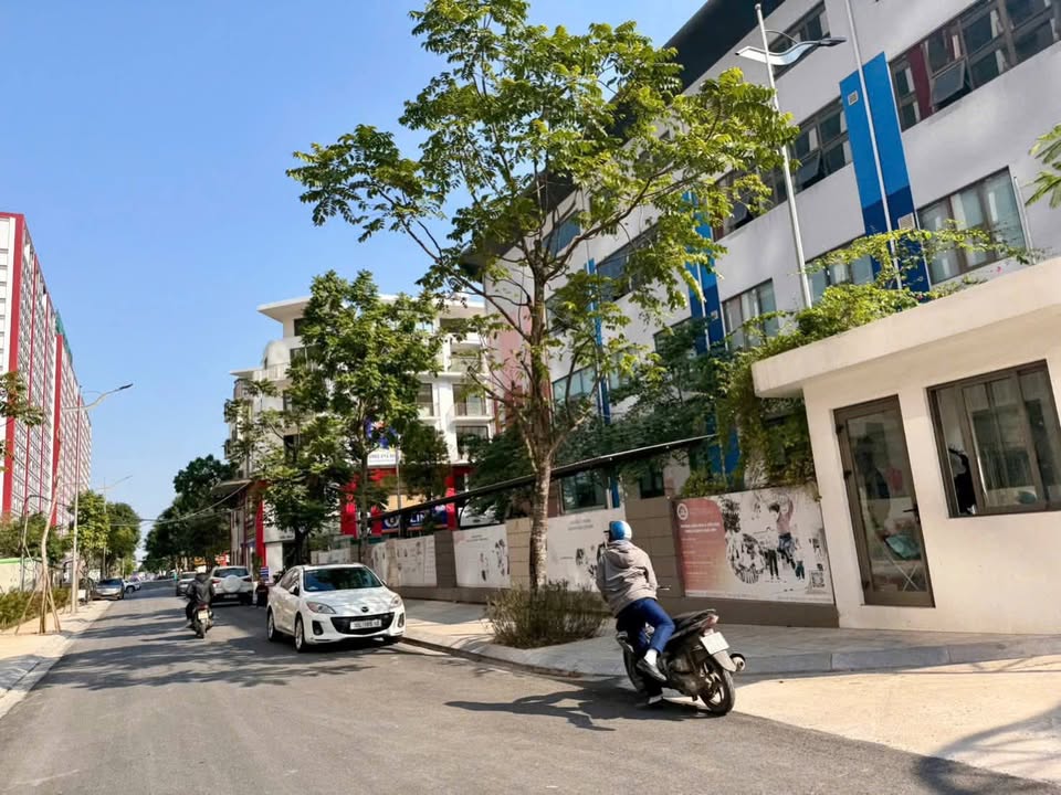 Shophouse Khai Sơn Town Long Biên 80m² giá 20 tỷ - Đầu tư sinh lời ngay lập tức!