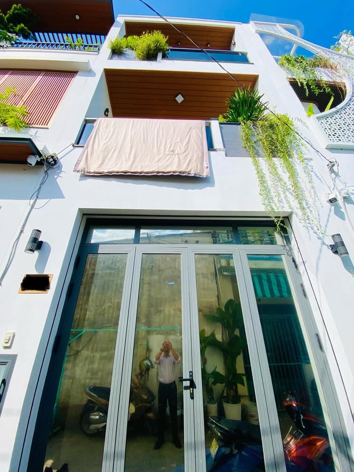 Nhà đẹp Quận 7 72m² giá 8.9 tỷ - Thiết kế sang trọng, hoàn công đủ!