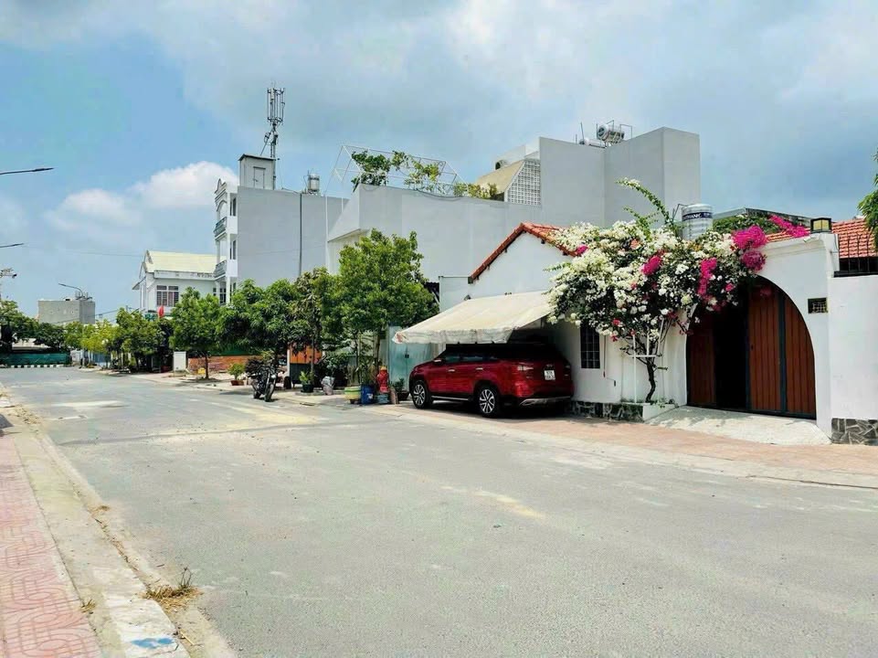 Đất nền An Phú Đông 92m² giá 6.7 tỷ - Hướng Nam, đường 16m