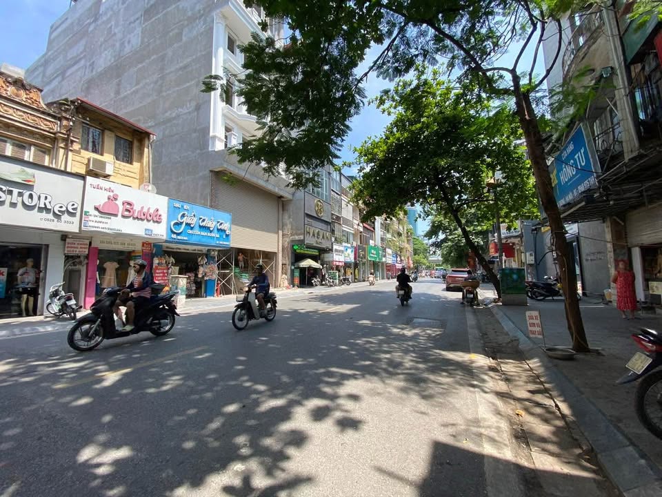 Bán nhà mặt phố Bạch Mai 115m² giá hơn 40 tỷ - Đầu tư sinh lời tuyệt vời!