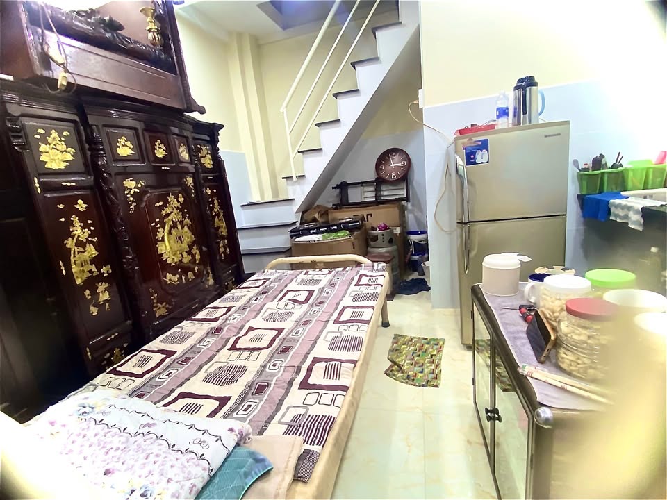 Nhà phố Đề Thám, Quận 1, 15m² giá 2.5 tỷ - Đầu tư sinh lời ngay!