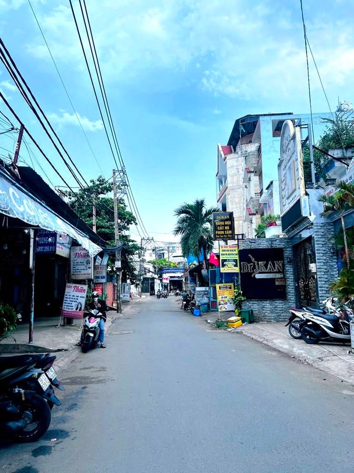 Nhà phố Gò Vấp 204m² giá 21 tỷ - Hẻm lớn kinh doanh gần Emart!