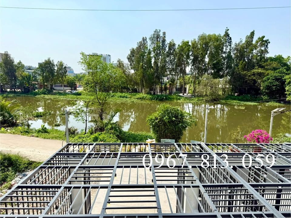 Nhà phố An Phú Đông, Quận 12 100m² giá 6.3 tỷ - View sông Vàm Thuật tuyệt đẹp!