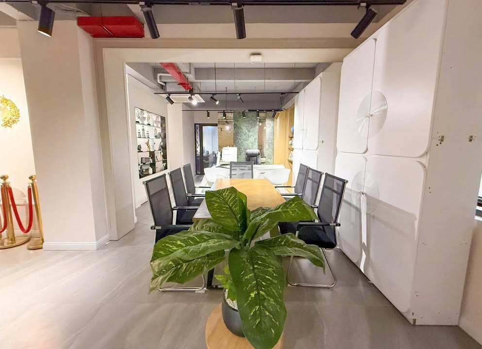 Văn phòng cho thuê Nguyễn Xiển 180m² giá 25 triệu - Full nội thất hiện đại!