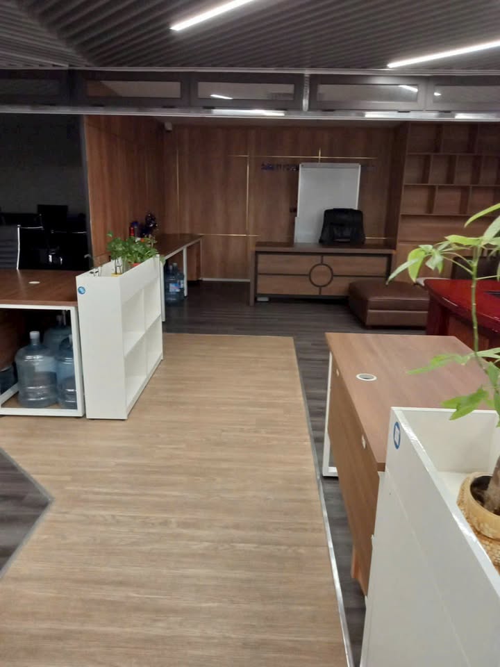 Văn phòng cho thuê tại Trung Hòa - Nhân Chính 120-200m² giá từ 33 triệu/tháng - Tư vấn miễn phí!