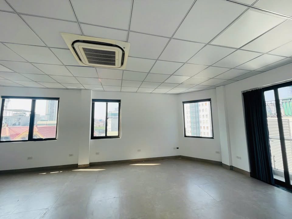 Cho thuê văn phòng Nguyễn Xiển, Thanh Xuân - Diện tích đa dạng từ 30m² đến 100m², giá từ 6 triệu/tháng!