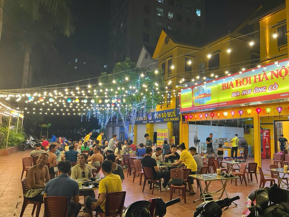 Sang nhượng quán bia mặt tiền 12m tại Đại Mỗ - Diện tích 400m² chỉ 22 triệu