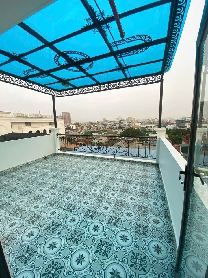 Phòng cho thuê Ngã Tư Sở 15m² giá 5.2 triệu - Ban công rộng thoáng đãng!