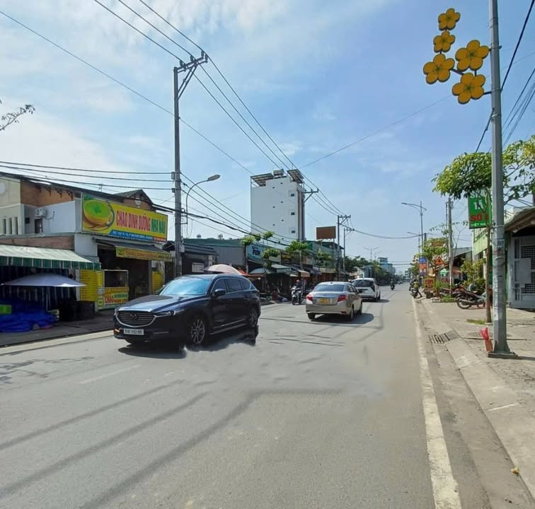 Nhà liền kề Mặt Tiền Thạnh Lộc 19, Quận 12 - Giá từ 9 tỷ - Đầu tư sinh lời lý tưởng!