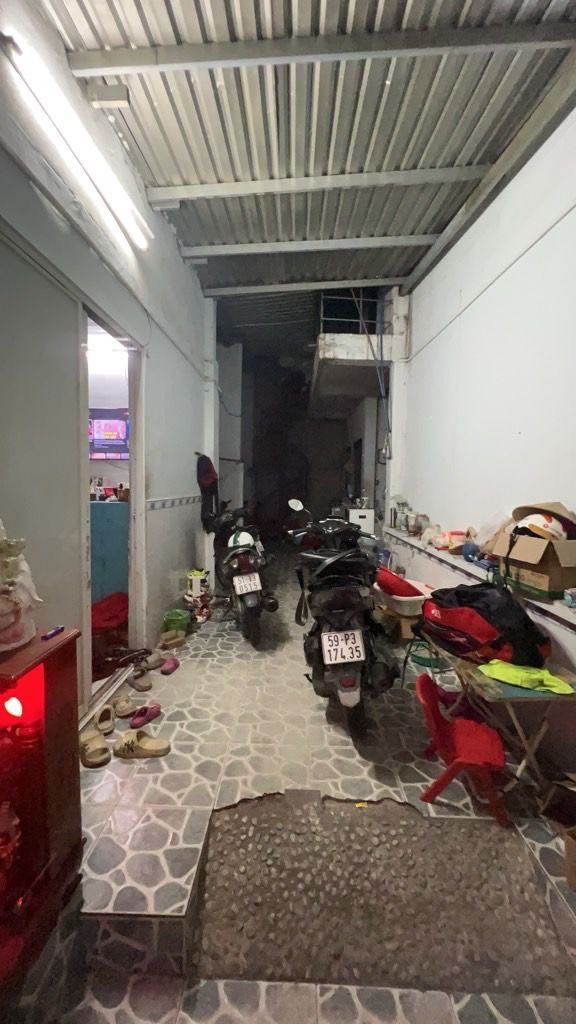 Nhà phố Tô Hiến Thành Quận 10 98m² giá 21.5 tỷ - Sổ đẹp, tiện xây mới!