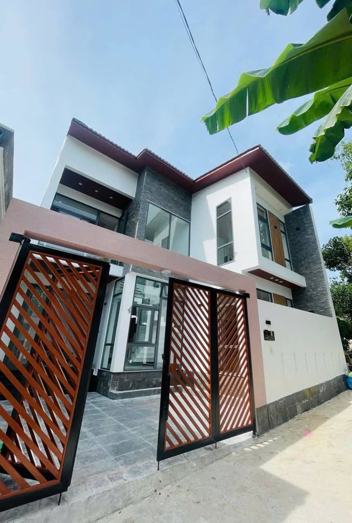 Nhà 2 tầng Thủy Xuân, Huế 100.5m² giá 2.8 tỷ - Full nội thất sang trọng!