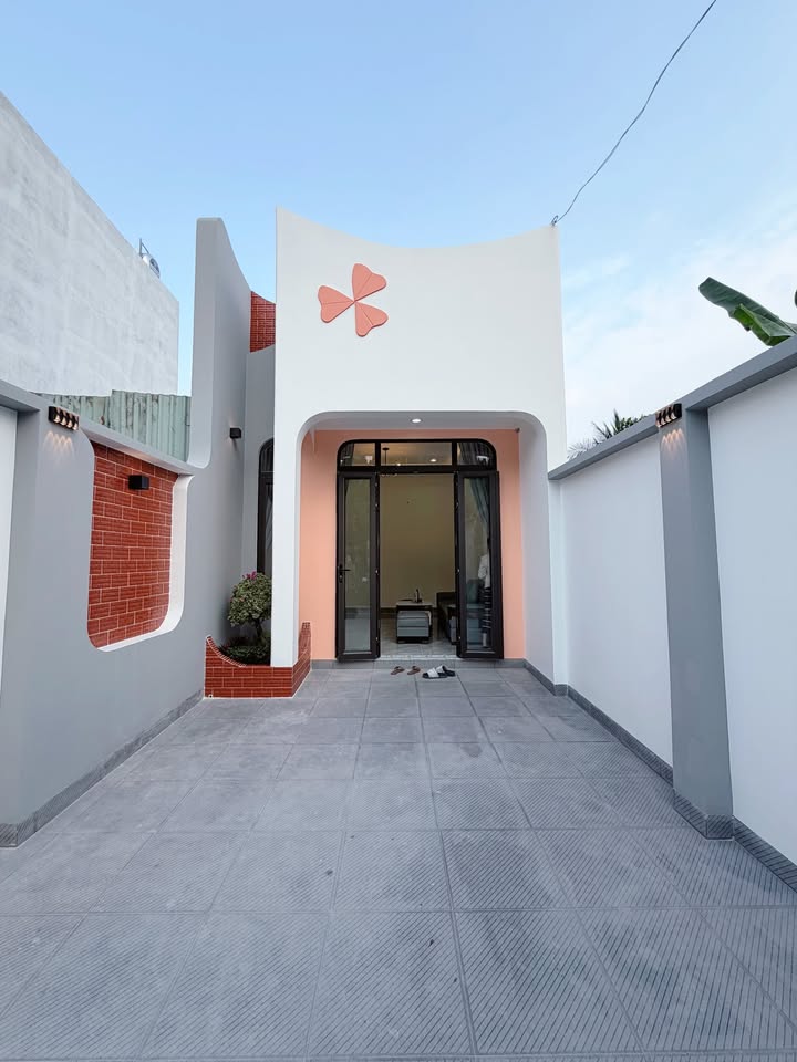 Nhà phố Trung An, Tiền Giang 96m² giá 1.45 tỷ - Sân đậu xe hơi 7 chỗ!