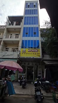 Nhà mặt tiền chợ Hòa Bình Quận 5 80m² giá thỏa thuận - Đầu tư sinh lời ngay!