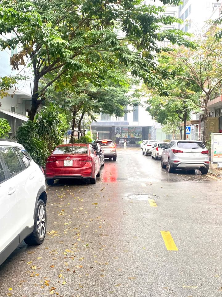 Nhà liền kề Vĩnh Yên 110m² giá 6 tỷ - Đường lớn kinh doanh sầm uất!