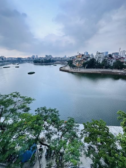 Nhà mặt phố Mai Anh Tuấn, Đống Đa 270m² giá nhỉnh 30 tỷ - Thiết kế sang trọng, view Hồ Đống Đa!