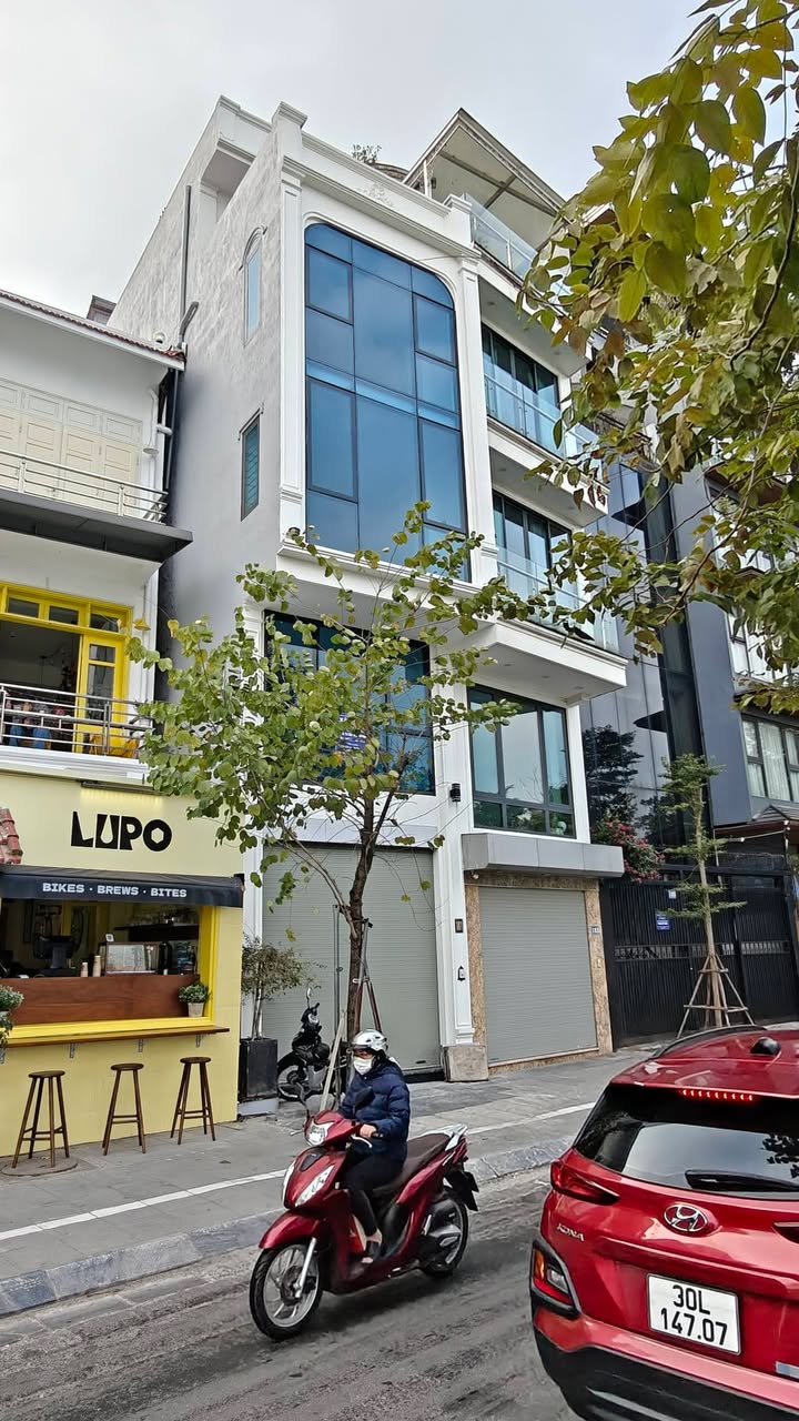 Nhà mặt phố Trích Sài, Tây Hồ 60m² giá 71 triệu - View Hồ Tây tuyệt đẹp!