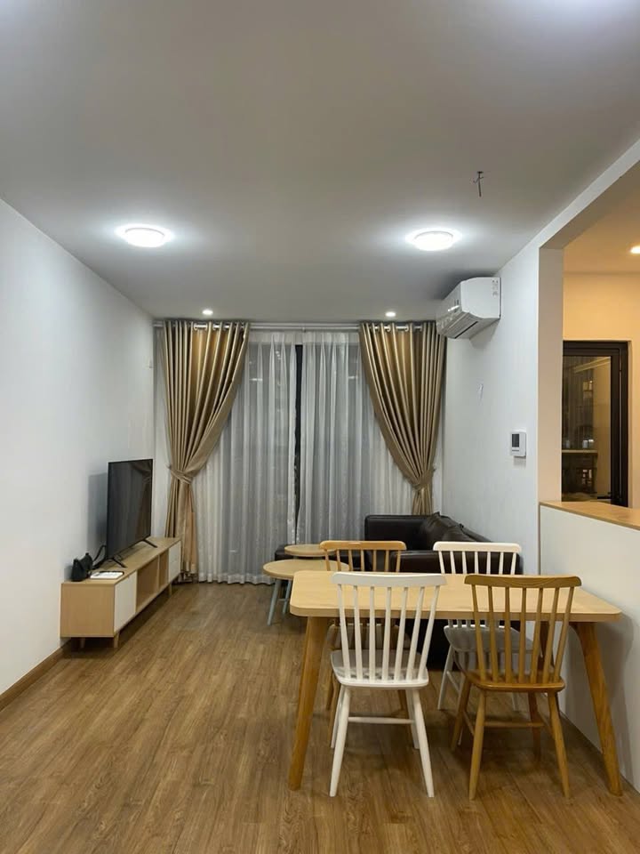 Căn hộ Emerald CT8 Mễ Trì 80m² giá 20 triệu - Full nội thất sang trọng!