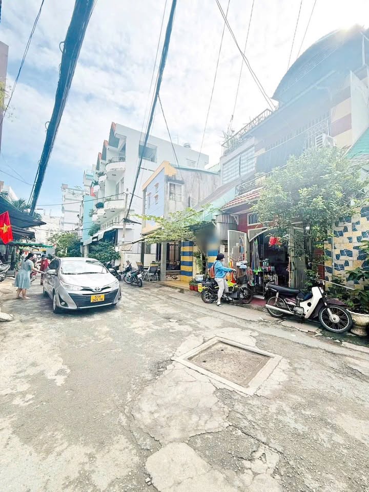 Nhà hẻm xe tải đường Âu Dương Lân, P3, Q8 - Giá chỉ 7.68 tỷ, thuận tiện kinh doanh!