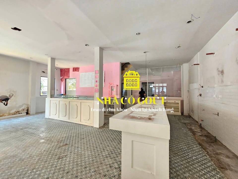 Cho thuê mặt bằng góc 2 mặt tiền đường Ngô Quang Huy, Quận 2 - Diện tích 200m², sẵn sàng setup!