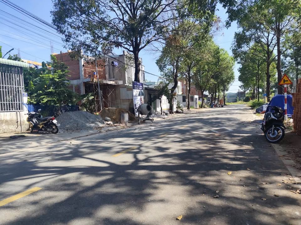 Đất thổ cư Hòa Lợi, Tân Uyên 100m² giá 2.39 tỷ - Sổ hồng chính chủ, xây dựng tự do!