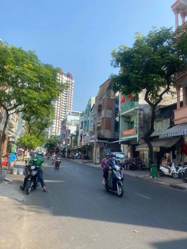 Bán nhà mặt tiền đường Lê Đại Hành Quận 11 - Diện tích 72m² giá chỉ 25,8 tỷ!