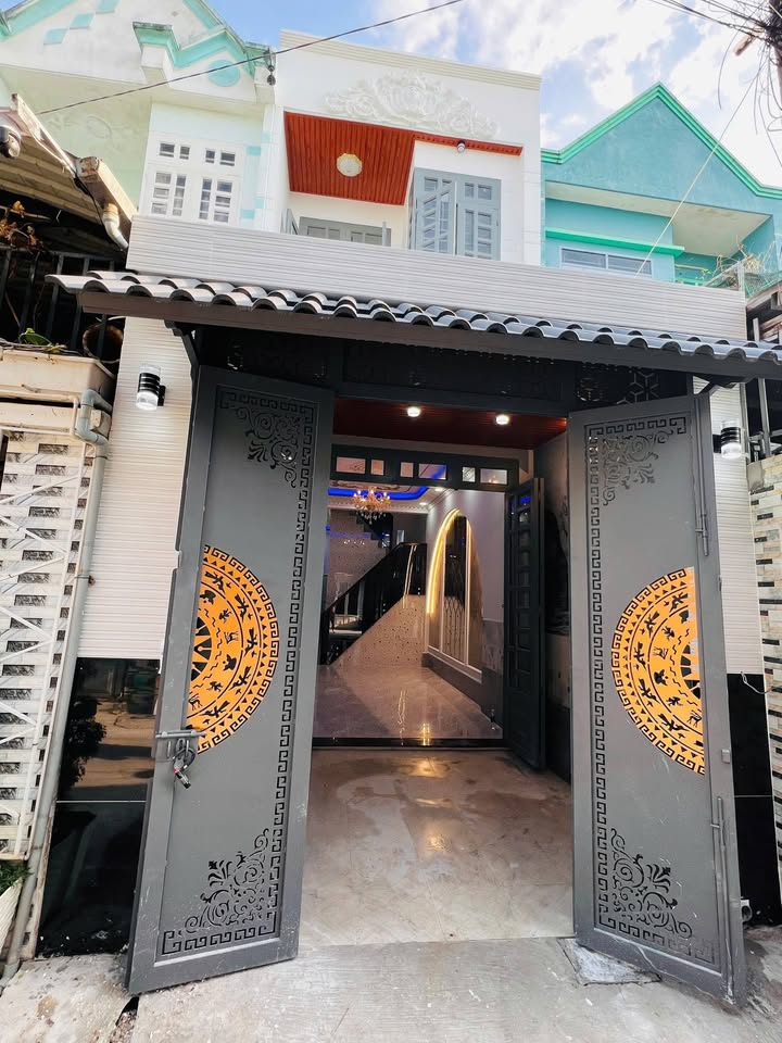 Nhà bán gần chợ Đông Thạnh, Hóc Môn 64.8m² giá 2.55 tỷ - Sân thượng siêu rộng!