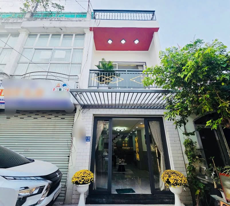 Nhà mặt tiền đường Lê Đức Thọ, 37m² giá 5.49 tỷ - Kinh doanh sầm uất!