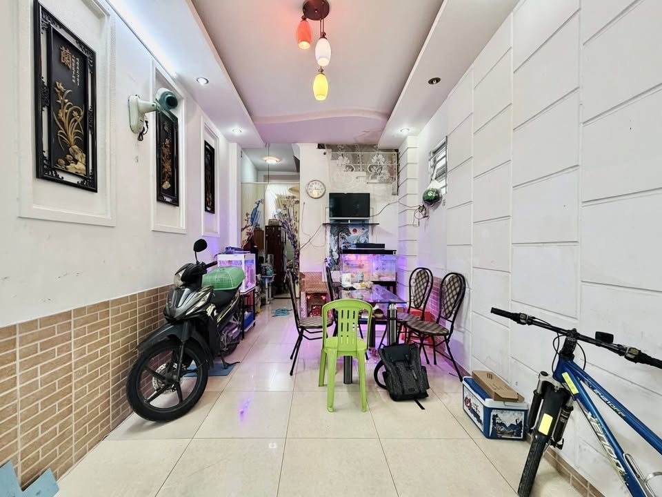 Nhà phố Phú Nhuận 45m² giá 7.3 tỷ - Lô góc thoáng, ô tô tránh nhau!