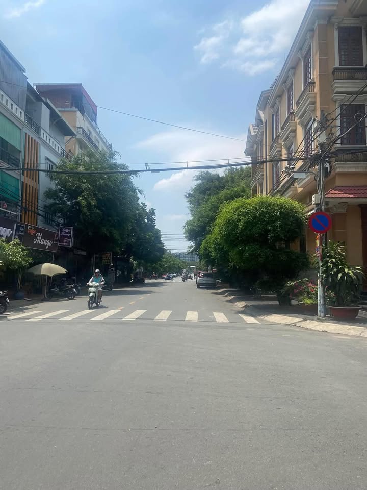 Nhà mặt tiền Lê Trọng Tấn, Tân Phú 62m² giá 6 tỷ - Sát công viên, gần Aeon Tân Phú!