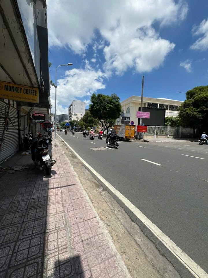 Mặt tiền Phú Nhuận 26m² giá 10 tỷ - Đầu tư sinh lời ngay!