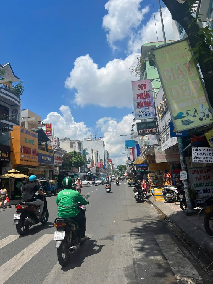 FrontHouse Tân Phú 61m² giá 9.8 tỷ - Vị trí đẹp, kinh doanh thuận lợi!