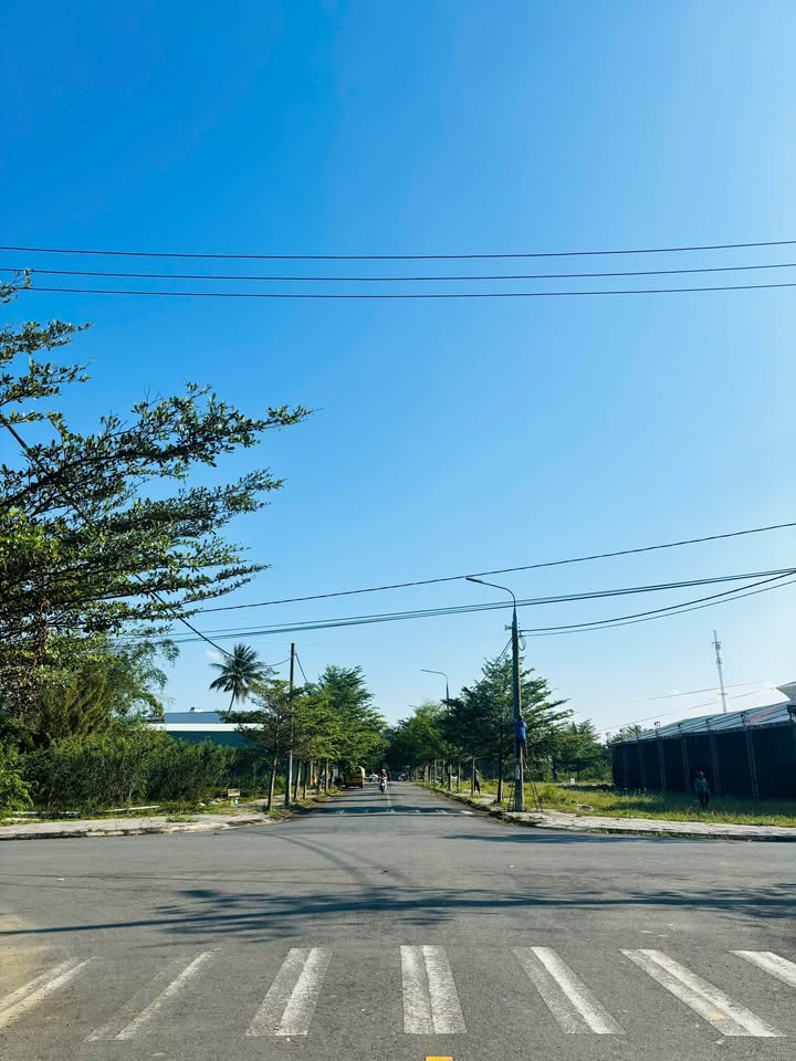 Lô đất đường 7.5m Hòa Quý 112m² giá 2.45 tỷ - Kết nối giao thông thuận lợi!