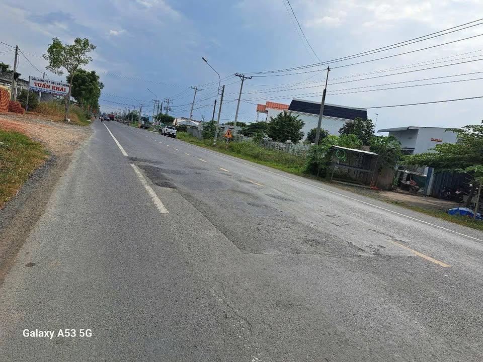 Bán kho xưởng mặt tiền QL50, 1741m² giá 17 tỷ - Đầu tư sinh lời ngay!