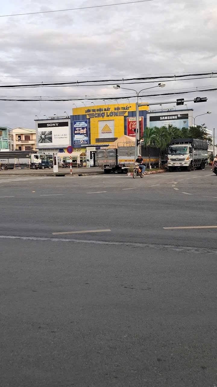 Đất nền mặt tiền đường Nguyễn Huệ, Mỹ Trà, 400m² giá 11 tỷ - Cơ hội đầu tư đẳng cấp!