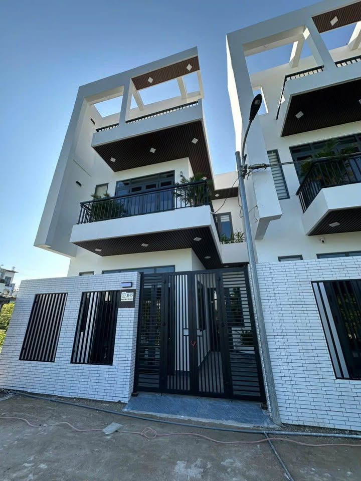 Nhà riêng Tôn Đản, Cẩm Lệ, Đà Nẵng 80m² giá 7 tỷ - 2 mặt đường hiếm có!