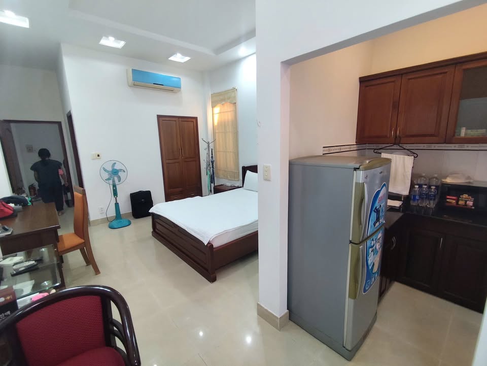 Cho thuê Khách sạn, CHDV Lê Thánh Tôn, Quận 1 - 14 phòng, đầy đủ nội thất, bàn giao ngay!