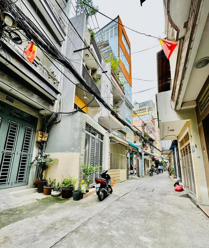 Nhà phố Hẻm 606 đường 3/2 quận 10 16m² giá 2.45 tỷ - Sổ hồng chính chủ, gần mặt tiền!