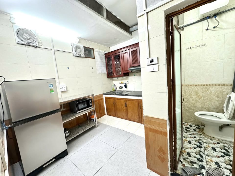 Căn hộ cho thuê tại Chùa Láng, Đống Đa 50m² chỉ 8 triệu/tháng - Nội thất đầy đủ!