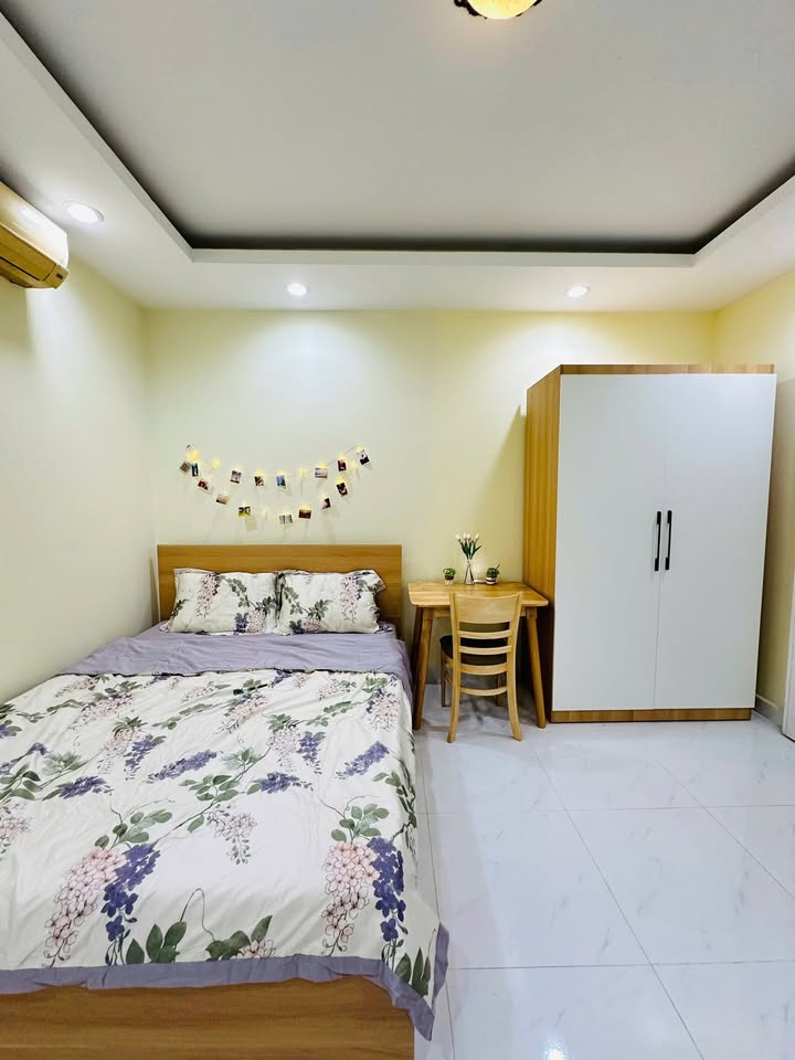 Phòng trọ Tân Quy, Q7 25m² giá 3.5 triệu - Full nội thất, ban công thoáng mát!